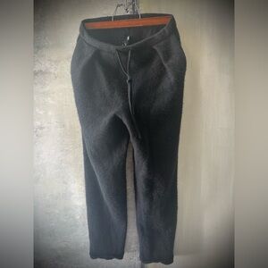 GOBI Cashmere Black Cropped Leisure Pants, S